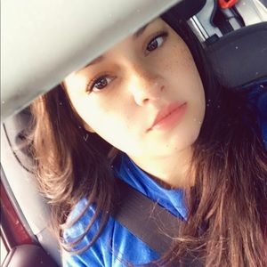 Meet your Posher, Danielle